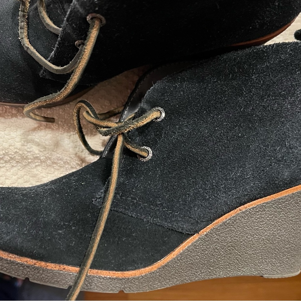 Sperry Harlow Black Suede Wedge Boots size 9